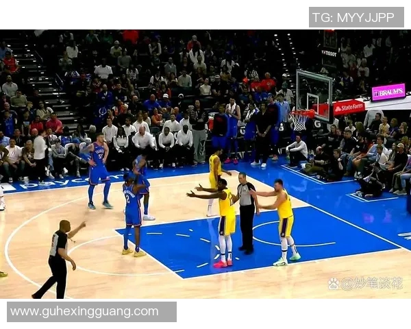 就让这“三分雨”尽情落下 湖人大胜雷霆