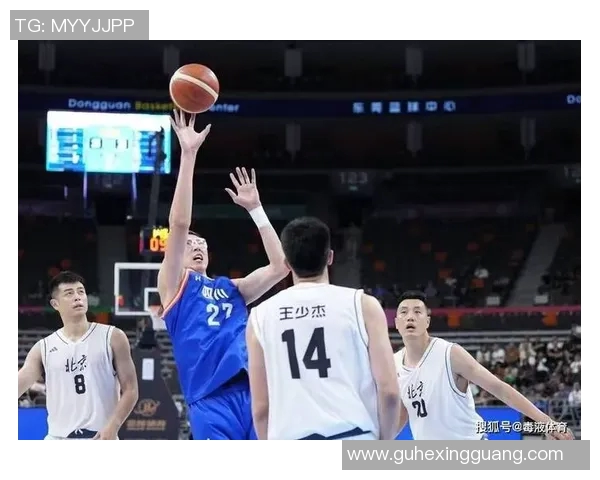 媒体人：四川全运男篮优势就是双塔 欲内先外但外线投篮能力太差