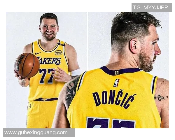 麦凯恩昨天得到东契奇的签名球衣 他的朋友打趣要闻一下😂